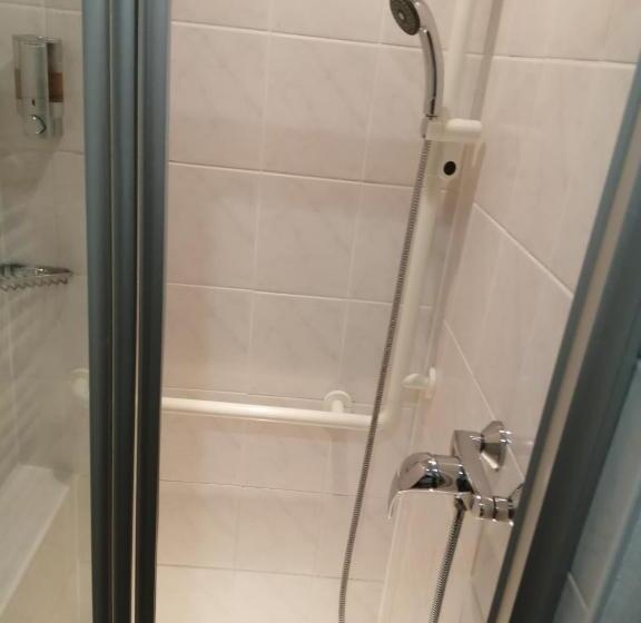 חדר סטנדרט יחיד, Am Kurpark