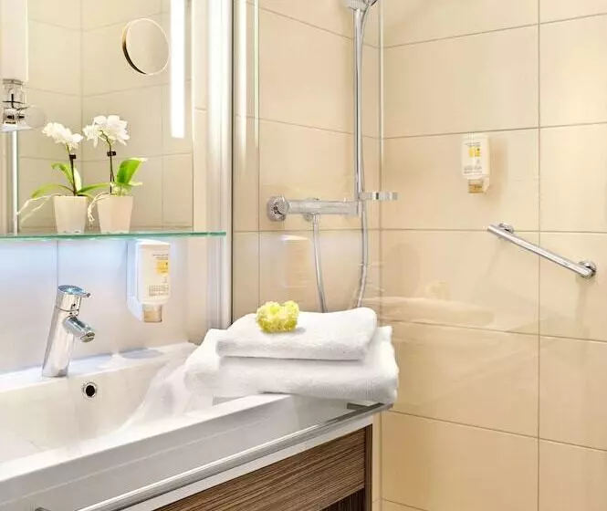 コンフォートルーム, Best Western Hotel Favorit
