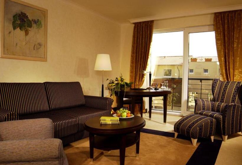Люкс, Best Western Premier Castanea Resort