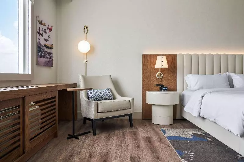 اتاق استاندارد با تخت بزرگ, Doubletree By Hilton Hotel Dallas – Love Field