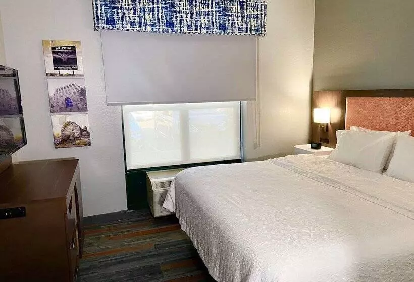 キングサイズベッドのスイートルーム, Hampton Inn & Suites Phoenix Goodyear