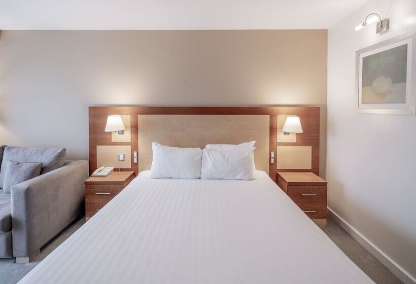 Номер Премиум, Holiday Inn Bristol Airport, An Ihg