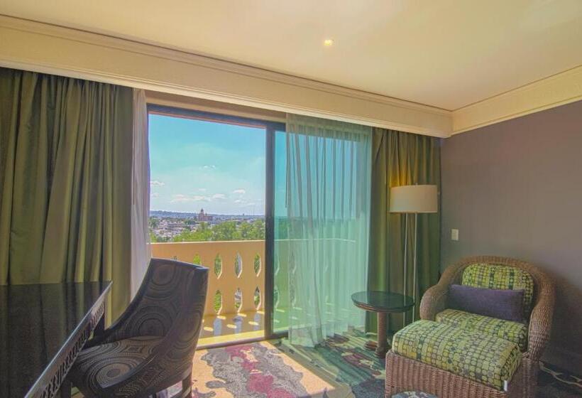 חדר דחוקס עם מיטת קינג, Lucerna Culiacan