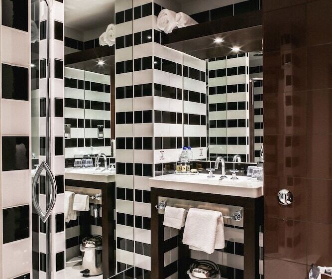 Номер Стандарт, Mour