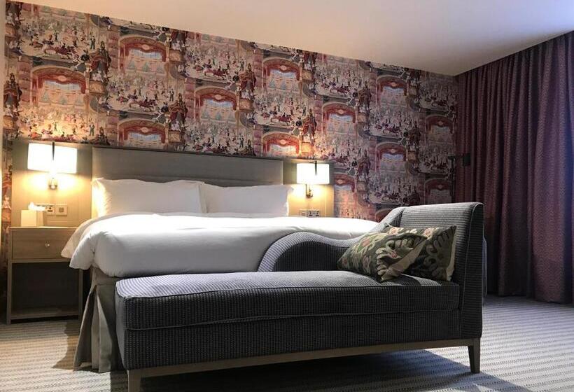 جناح, Pendley Manor