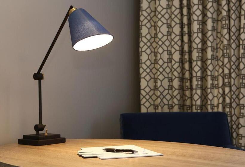 غرفة كلاسيكية, Pendley Manor