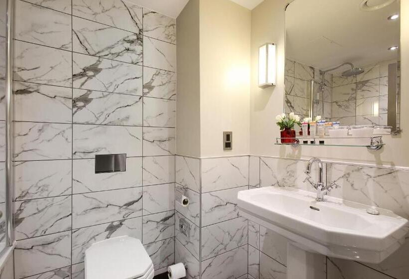 جناح جونيور, Pendley Manor