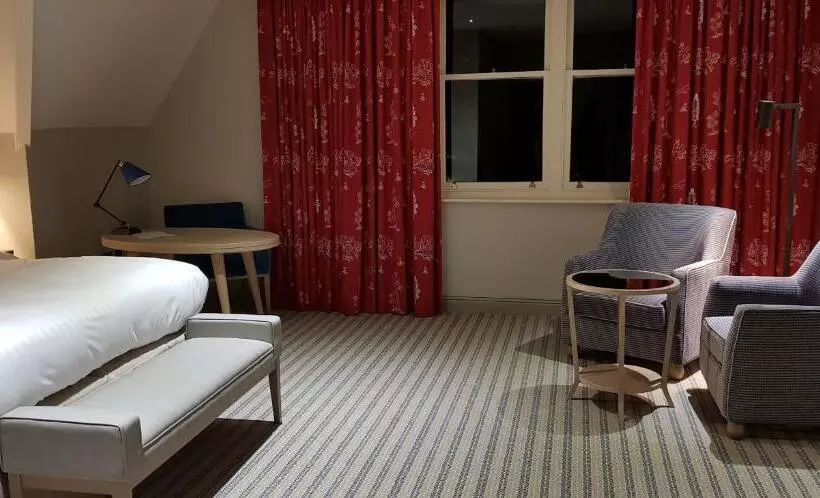 ジュニアスイート, Pendley Manor