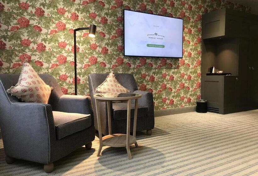 جناح جونيور, Pendley Manor