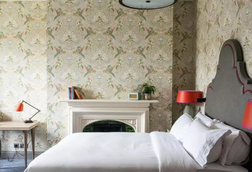 デラックスルーム, Pendley Manor