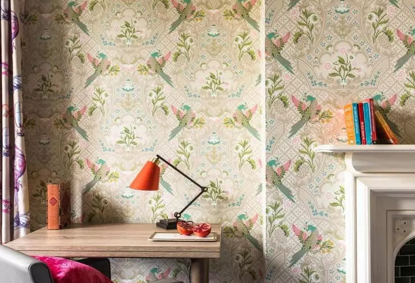 デラックスルーム, Pendley Manor