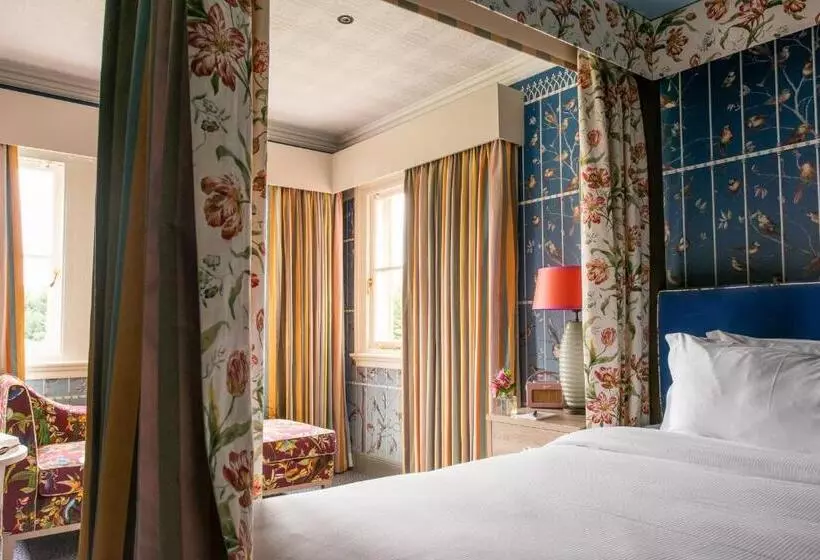 デラックスルーム, Pendley Manor