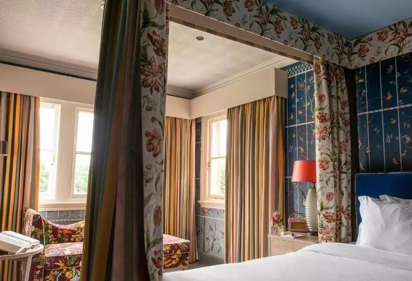 デラックスルーム, Pendley Manor