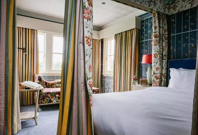 デラックスルーム, Pendley Manor