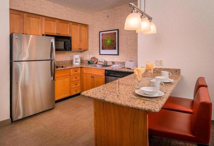 إستوديو قياسى, Residence Inn Frederick