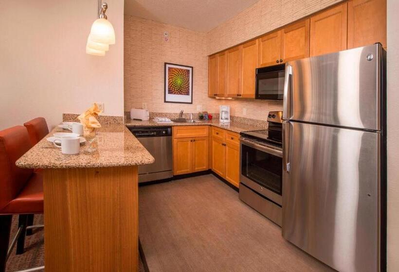 스탠다드 스튜디오 킹침대, Residence Inn Frederick