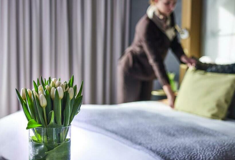 Номер Superior Кровать Кинг, Sofitel Munich Bayerpost