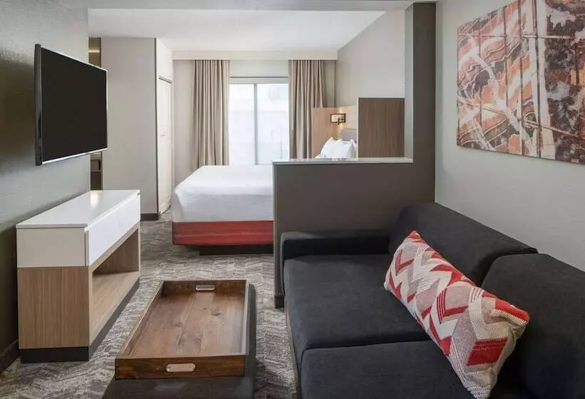 سوییت, Sonesta Select Nashville Airport Suites