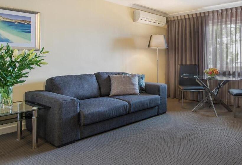 带河湖景观的套房, The Peninsula Riverside Serviced Apartments