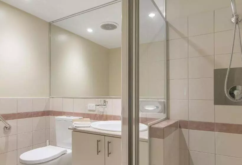 سوئیت با بالکن, The Peninsula Riverside Serviced Apartments