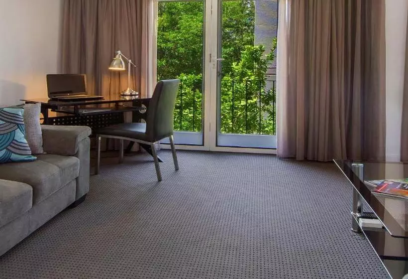 سوئیت کلاسیک, The Peninsula Riverside Serviced Apartments