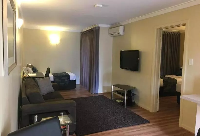 سوئیت کلاسیک, The Peninsula Riverside Serviced Apartments