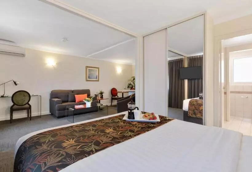 استودیوی استاندارد, The Peninsula Riverside Serviced Apartments