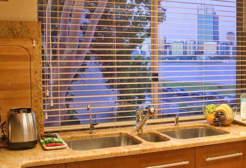 带河湖景观的套房, The Peninsula Riverside Serviced Apartments