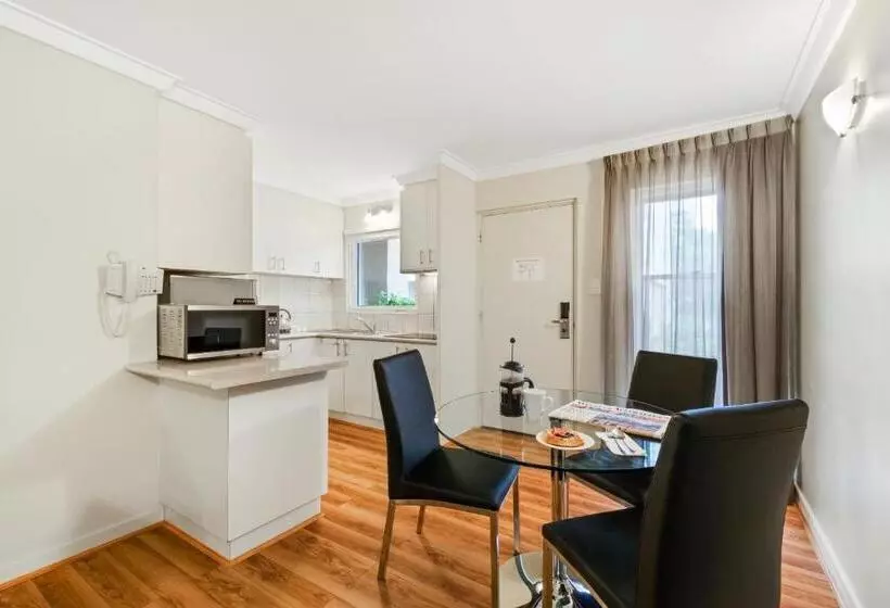 سوئیت کلاسیک, The Peninsula Riverside Serviced Apartments