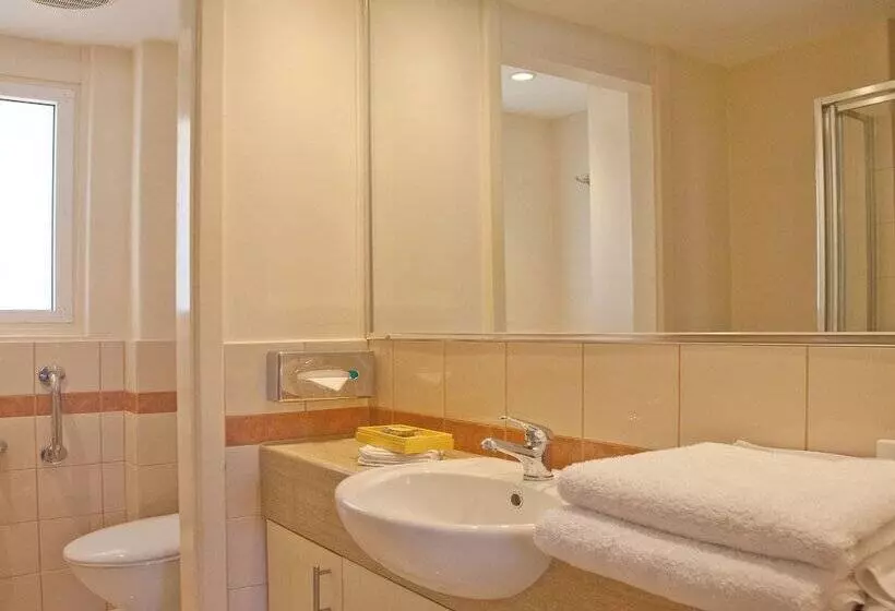 سوئیت با بالکن, The Peninsula Riverside Serviced Apartments