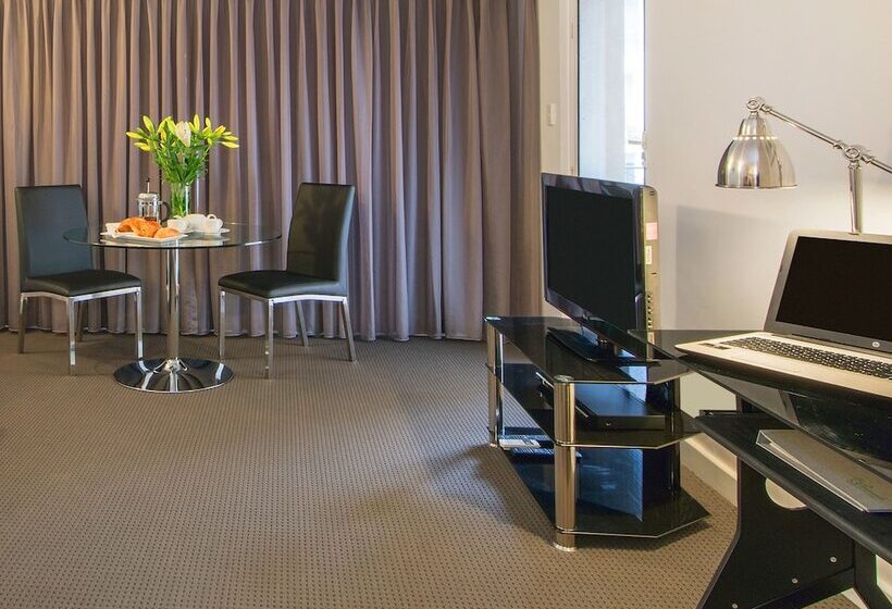 발코니가 있는 스위트, The Peninsula Riverside Serviced Apartments