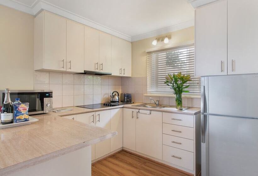 带阳台套房, The Peninsula Riverside Serviced Apartments