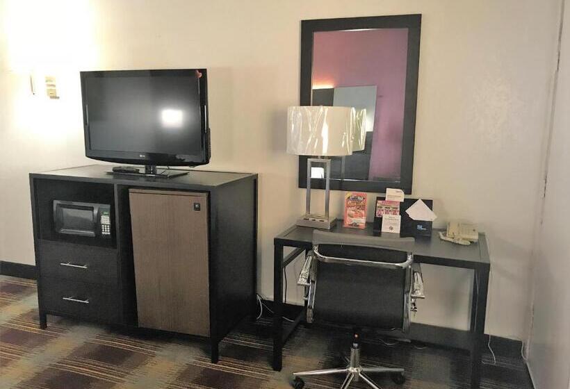 Студия Стандарт, Travelodge By Wyndham New Braunfels