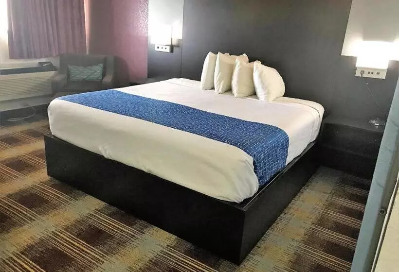 キングサイズベッドのスタンダードルーム, Travelodge By Wyndham New Braunfels