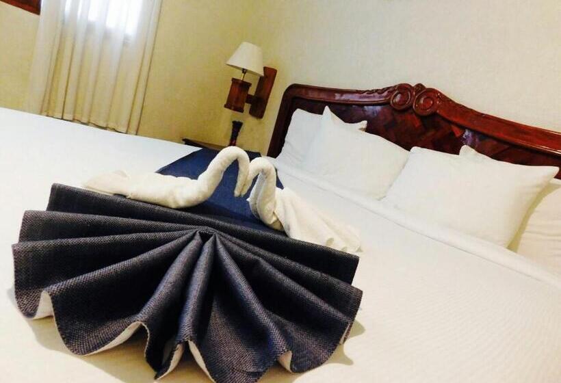 Quarto Estandar Cama King, Urdinola