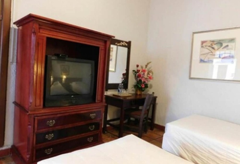Quarto Estandar 2 Camas Casal, Urdinola