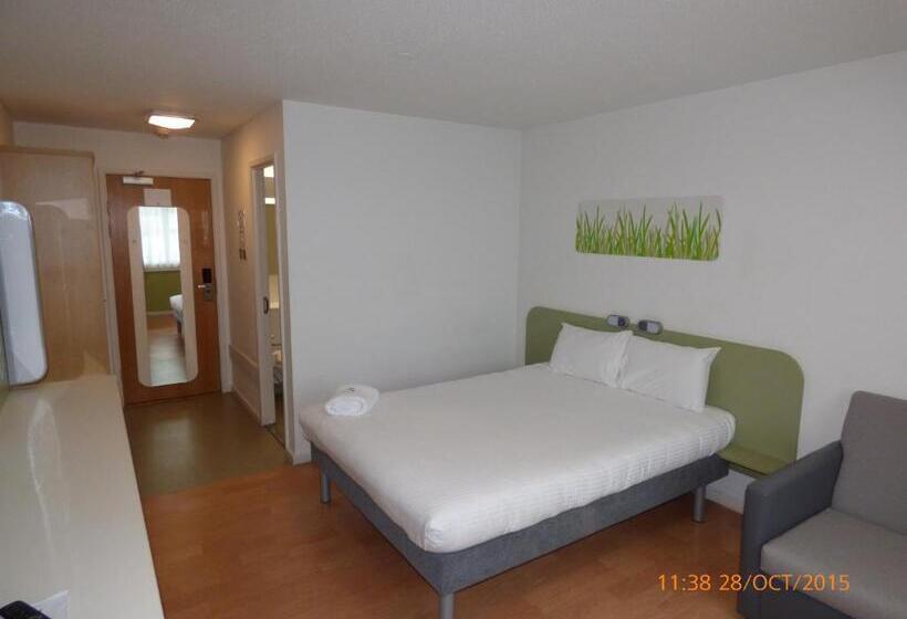 Семейный Номер Классика, Warrington Motel, J20 M6 Lymm Services