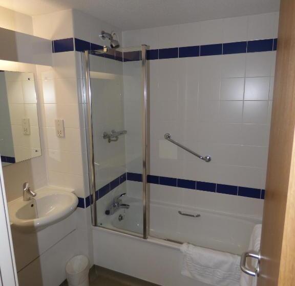 Семейный Номер Классика, Warrington Motel, J20 M6 Lymm Services