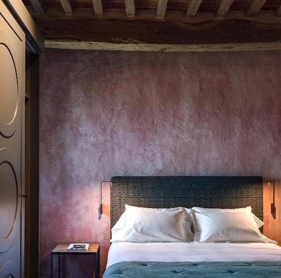 带大床的标准间, Rastrello