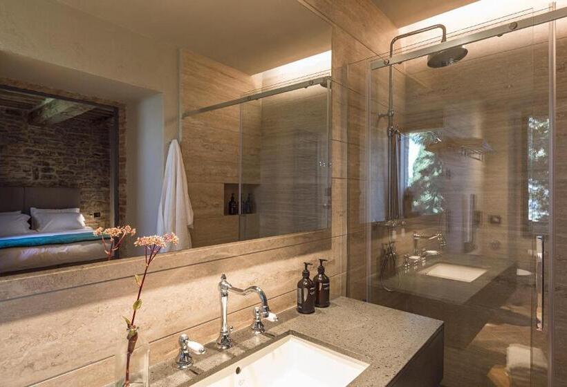 带大床的标准间, Rastrello