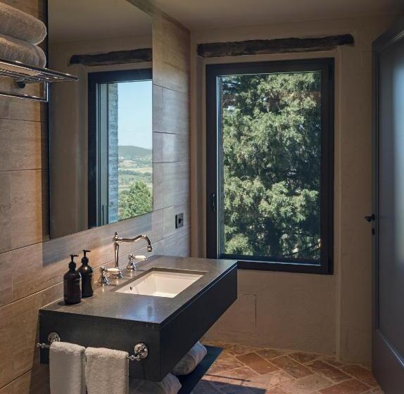 带大床的标准间, Rastrello