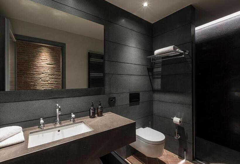 带大床的高级房间, Rastrello