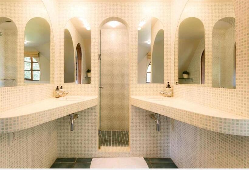 חדר דחוקס עם מיטת קינג, Crestwood Bed & Breakfast