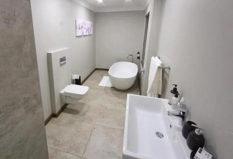 ガーデンビュースタンダードルーム, Crestwood Bed & Breakfast
