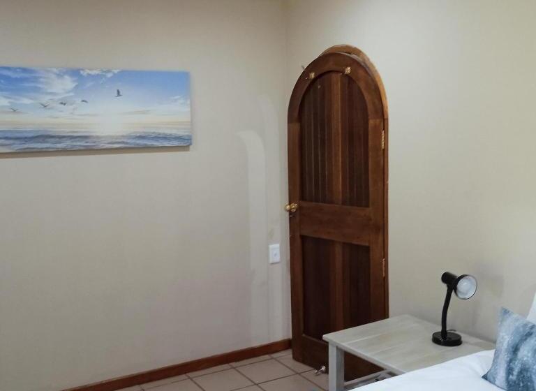 בית, חדר שינה 1, Crestwood Bed & Breakfast