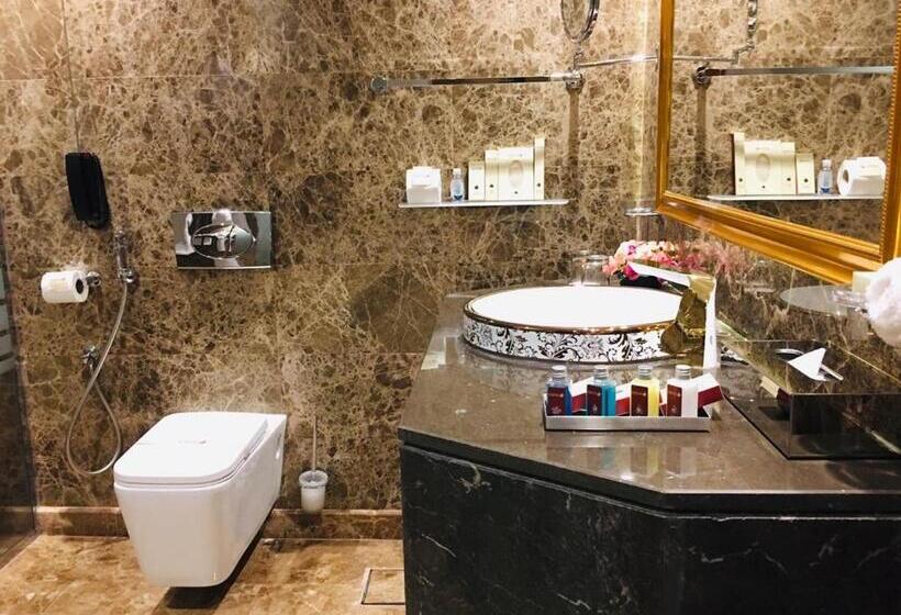 バルコニー付きデラックスルーム, Al Rahden