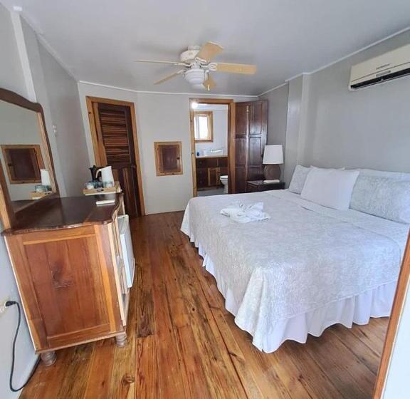 اتاق لوکس با چشم‌انداز باغ, The Odyssey Resort Utila