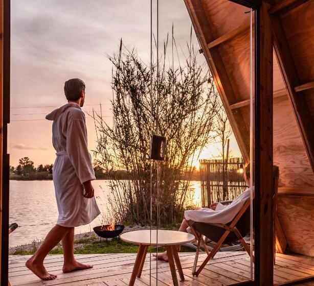 چادر با خدمات رفاهی استاندارد, Nabi Resort Glamping & Spa
