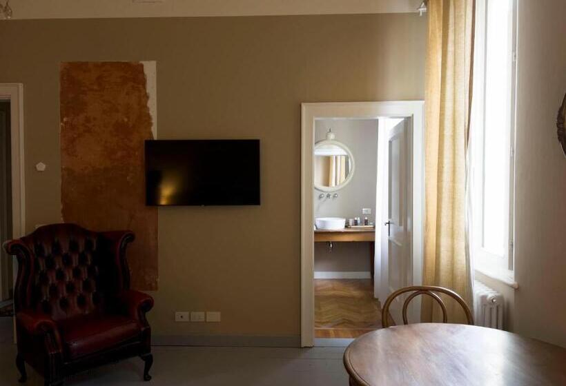 اتاق لوکس سه تخته, Casazavi