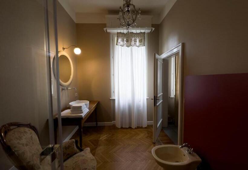 اتاق لوکس سه تخته, Casazavi